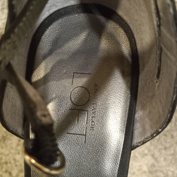 Ann Taylor Loft Satin Peep Toe Strappy Heels SZ 8 - Picture 3 of 8